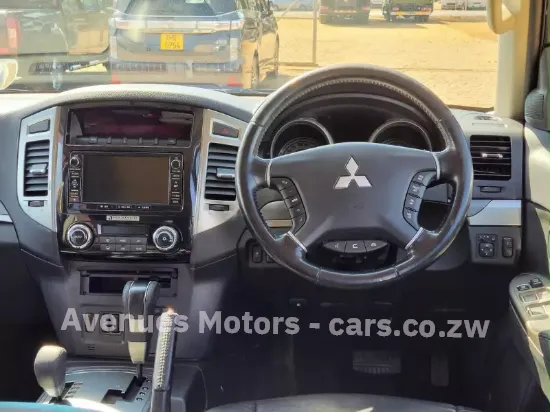 Picture of Mitsubishi Pajero 2016