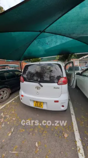 Picture of Toyota porte 2015
