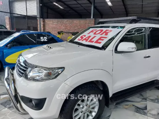 Picture of Toyota Fortuner 2011