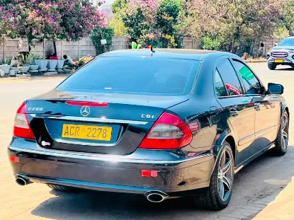 Picture of Mercedes Benz E-Class 2009