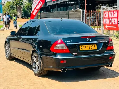 Picture of Mercedes Benz E-Class 2009