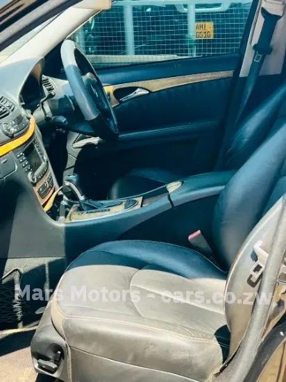 Picture of Mercedes Benz E-Class 2009