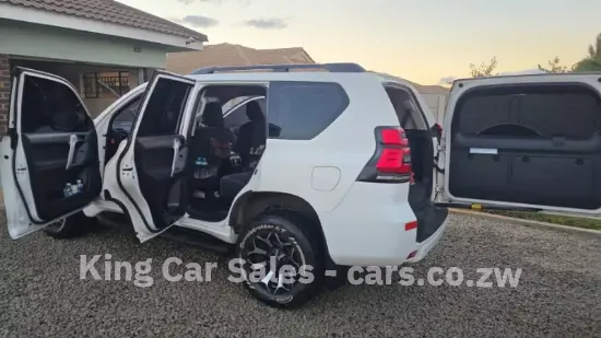 Picture of Toyota Land Cruiser 2018