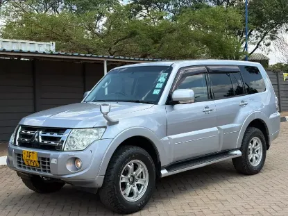 Picture of Mitsubishi Pajero 2013