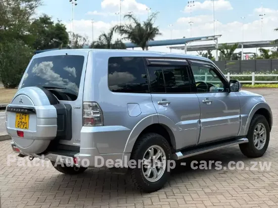 Picture of Mitsubishi Pajero 2013