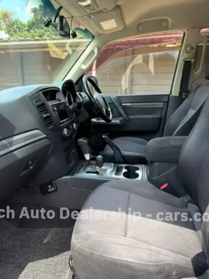 Picture of Mitsubishi Pajero 2013