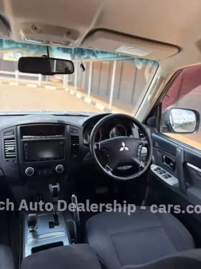 Picture of Mitsubishi Pajero 2013
