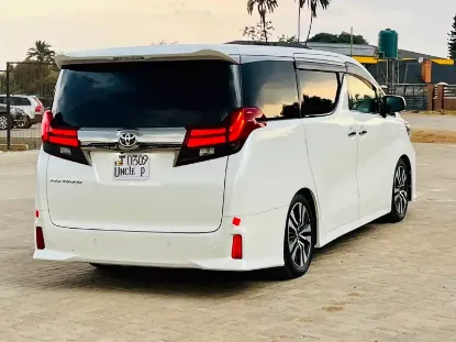 Picture of Toyota Alphard 2017