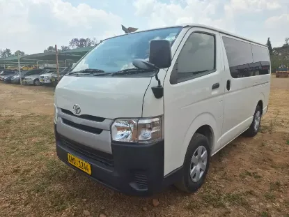 Picture of Toyota Quantum 2017