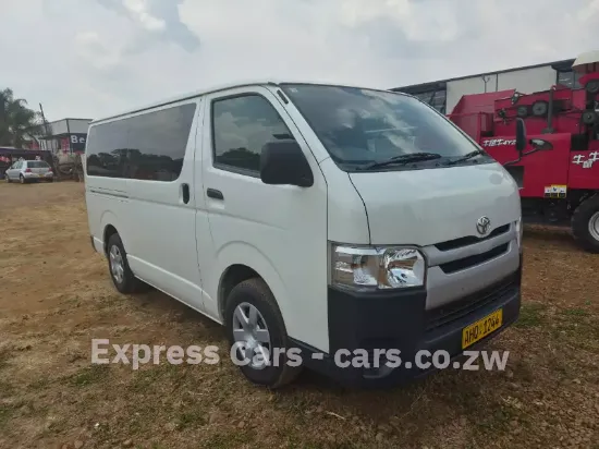 Picture of Toyota Quantum 2017