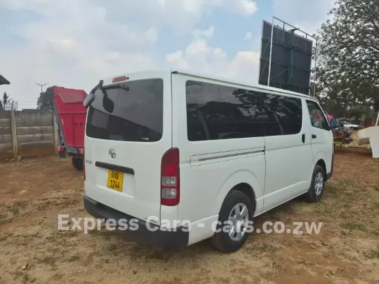 Picture of Toyota Quantum 2017