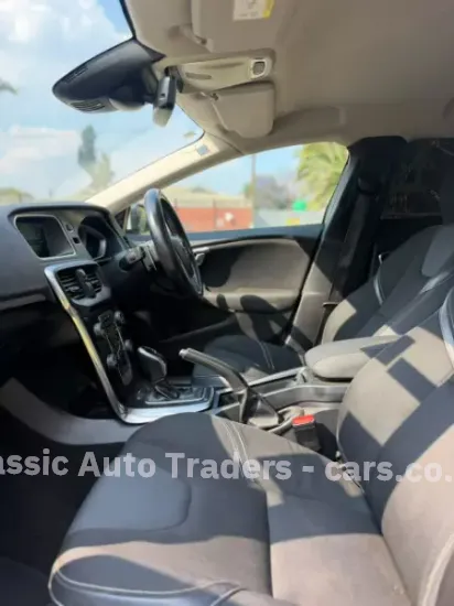 Picture of Volvo V40 2016