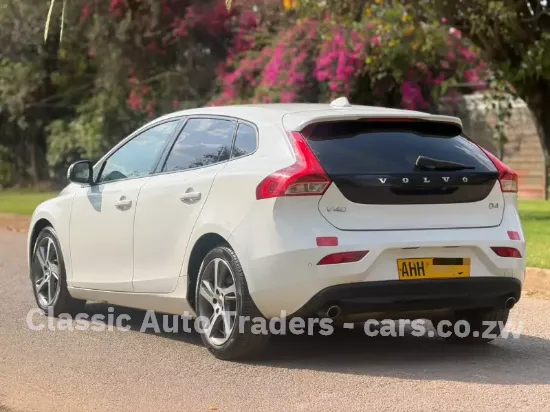 Picture of Volvo V40 2016