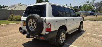Picture of Nissan Patrol 1998