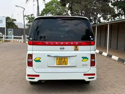 Picture of Nissan Elgrand 2005