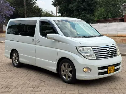 Picture of Nissan Elgrand 2005