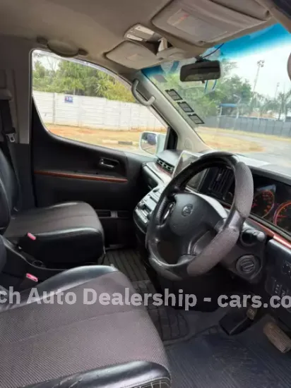 Picture of Nissan Elgrand 2005