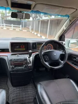 Picture of Nissan Elgrand 2005