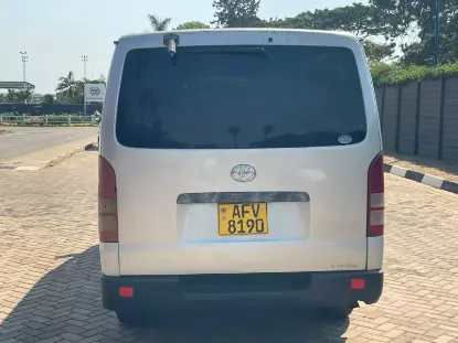 Picture of Toyota Regius 2006