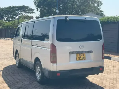 Picture of Toyota Regius 2006