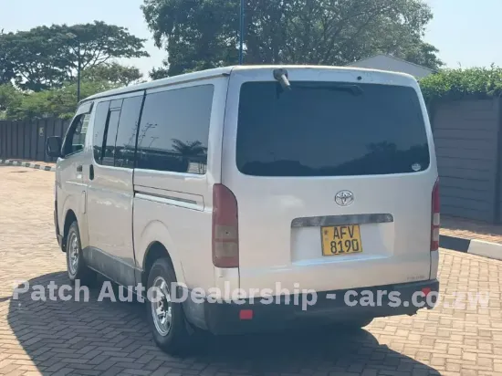 Picture of Toyota Regius 2006