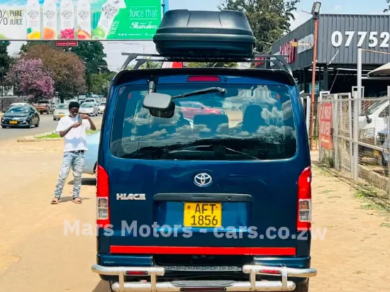Picture of Toyota Hiace 2015