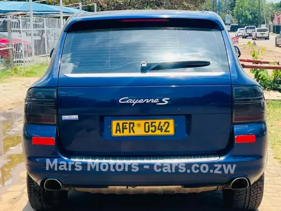 Picture of Porsche Cayenne 2014