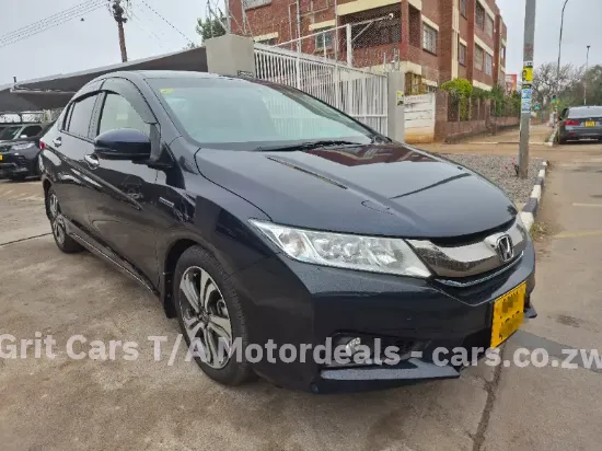 Picture of Honda Grace 2017