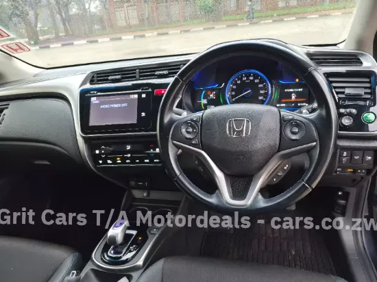 Picture of Honda Grace 2017