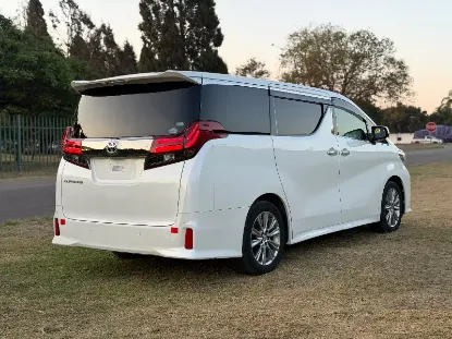 Picture of Toyota Alphard 2017