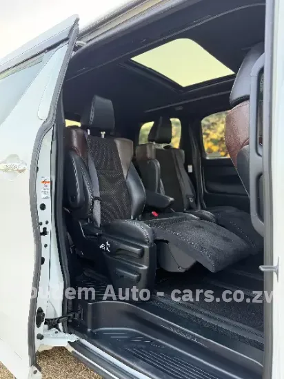 Picture of Toyota Alphard 2017