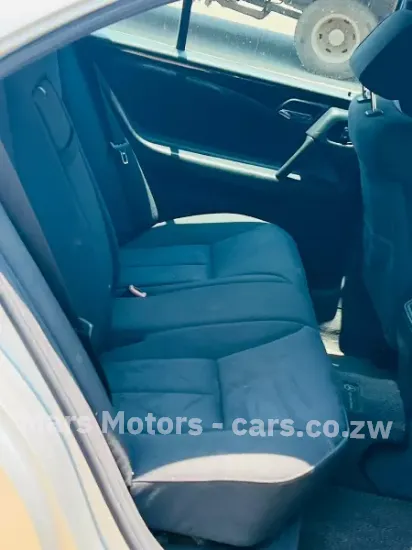 Picture of Mercedes Benz 300E 2004