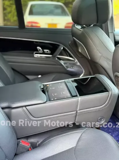 Picture of Land Rover Range Rover 2025