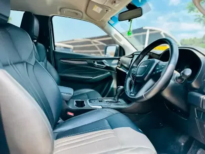 Picture of Isuzu Mu-X 2025