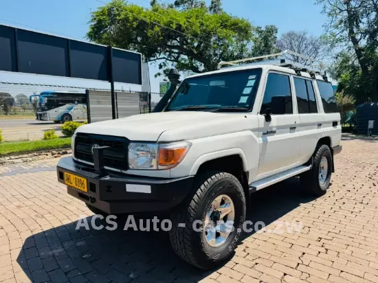 Picture of Toyota Land Cruiser 76 Series 201