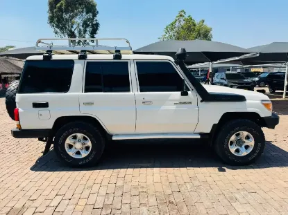 Picture of Toyota Land Cruiser 76 Series 201
