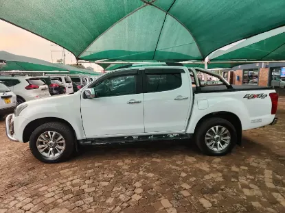 Picture of Isuzu KB300 2017
