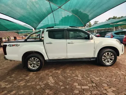 Picture of Isuzu KB300 2017