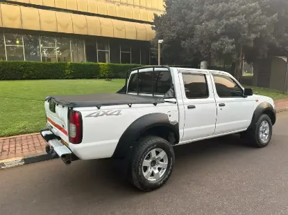 Picture of Nissan NP300. 2012