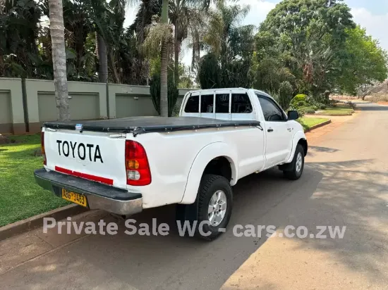 Picture of Toyota Hilux. 2010