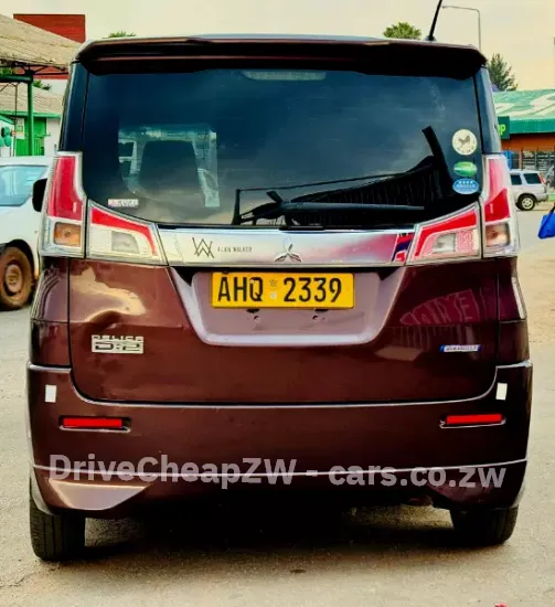 Picture of Mitsubishi Delica 2016