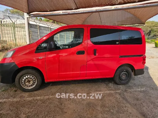 Picture of Nissan NV200 2016