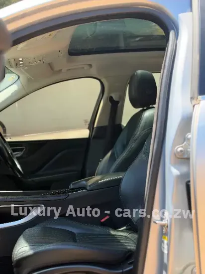 Picture of Jaguar F-Pace 2017