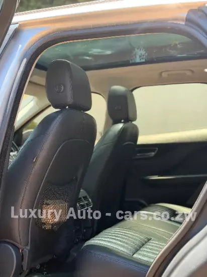 Picture of Jaguar F-Pace 2017