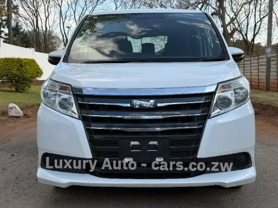 Picture of Toyota Noah 2017