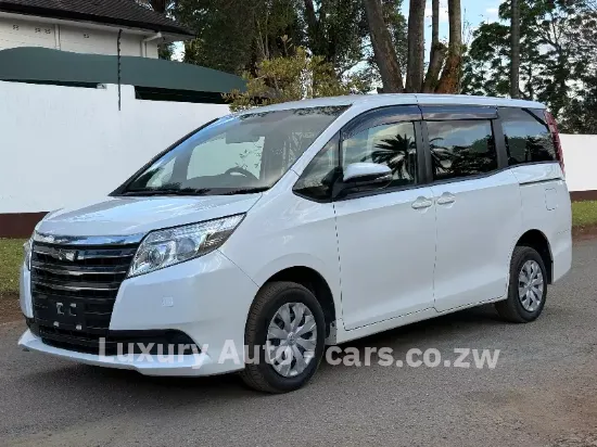 Picture of Toyota Noah 2017