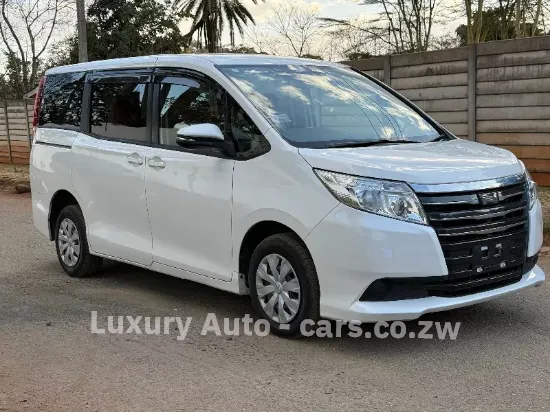 Picture of Toyota Noah 2017