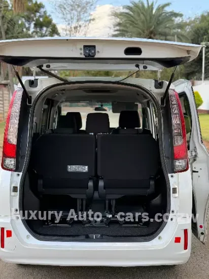 Picture of Toyota Noah 2017
